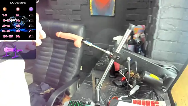 Snapshot of LaylaLayla7 chatting on 03/17/25, 03:29 LaylaLayla7 online show from 03/17/25, 03:29