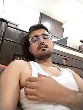 Snapshot of hornypurush chatting on 04/19/26, 02:11 hornypurush online show from 04/19/26, 02:11