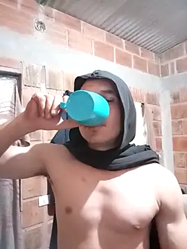 Snapshot of Mycansonhot chatting on 03/31/26, 05:35 Mycansonhot online show from 03/31/26, 05:35