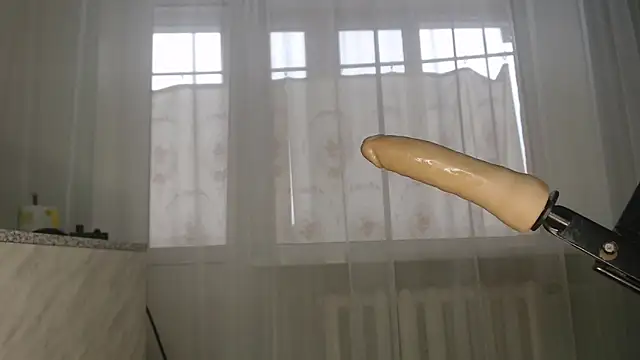 Snapshot of DreamMoon chatting on 12/22/25, 09:17 DreamMoon online show from 12/22/25, 09:17