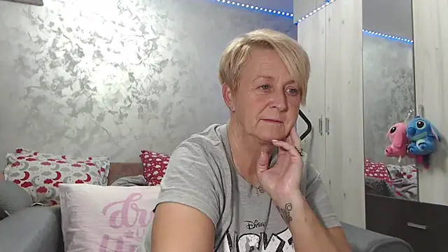 RosesandLillies online show from 04/11/26, 04:00