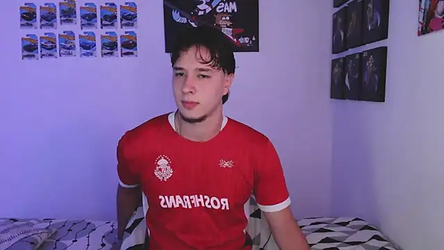 Snapshot of jack_walker190 chatting on 06/10/26, 02:45 jack walker190 online show from 06/10/26, 02:45