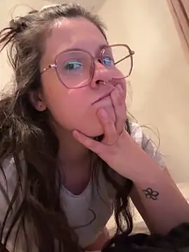 Rosiee69  online show from 03/02/25, 06:37