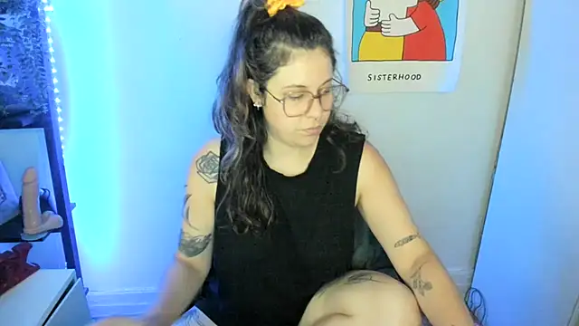Snapshot of Rosiee69_ chatting on 06/19/26, 02:21 Rosiee69 online show from 06/19/26, 02:21
