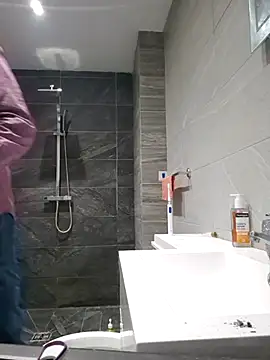 Snapshot of Mrnutella chatting on 03/06/25, 12:54 Mrnutella online show from 03/06/25, 12:54