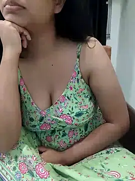 Snapshot of tamil_Rosie chatting on 03/14/25, 09:00 tamil Rosie online show from 03/14/25, 09:00