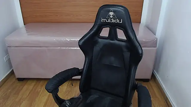 catalina25 t online show from 10/29/25, 07:59