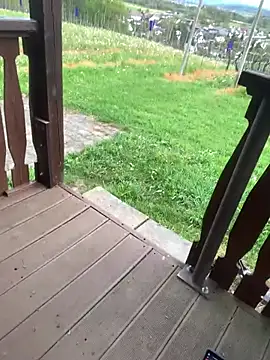 Snapshot of bingekomnen chatting on 04/19/26, 05:45 bingekomnen online show from 04/19/26, 05:45