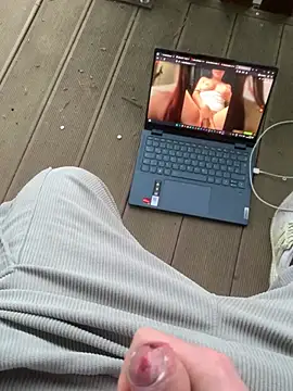 Snapshot of bingekomnen chatting on 04/19/26, 06:10 bingekomnen online show from 04/19/26, 06:10