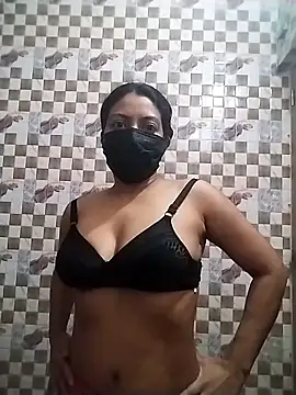 Snapshot of cuteangel9999 chatting on 02/24/25, 11:41 cuteangel9999 online show from 02/24/25, 11:41