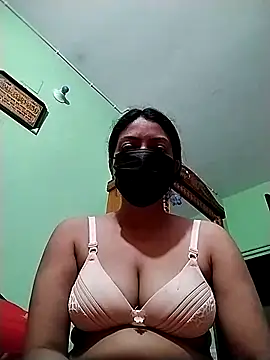 Snapshot of cuteangel9999 chatting on 03/03/25, 04:36 cuteangel9999 online show from 03/03/25, 04:36