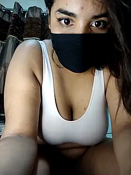 Louli ta online show from 11/17/25, 09:53