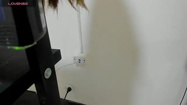 Snapshot of candy_rogeers chatting on 04/11/26, 01:04 candy rogeers online show from 04/11/26, 01:04