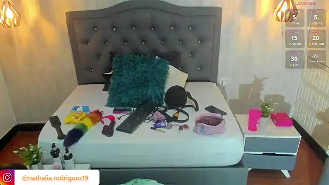Nathalia rodriguezz online show from 10/18/25, 03:46