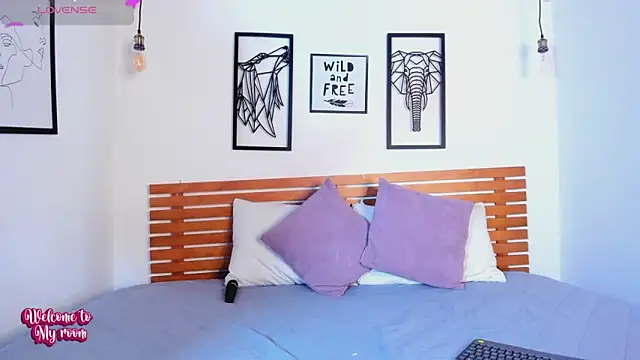 AbellaFox  online show from 10/08/25, 06:49