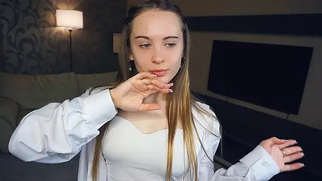 QuennaCoote online show from 02/28/25, 05:59