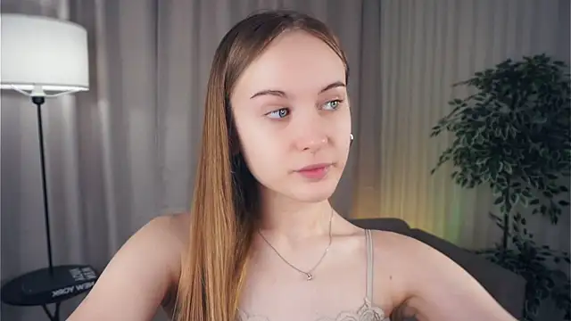 QuennaCoote online show from 03/13/25, 05:54