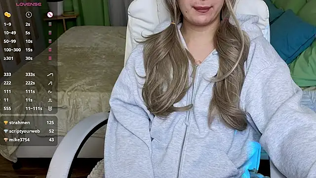 Snapshot of baby_debbie chatting on 02/22/25, 02:28 baby debbie online show from 02/22/25, 02:28