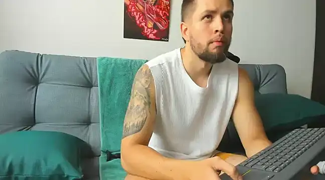 bastianwatson10 online show from 03/19/25, 04:02