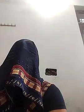 Snapshot of indian_couple4 chatting on 02/18/25, 09:54 indian couple4 online show from 02/18/25, 09:54