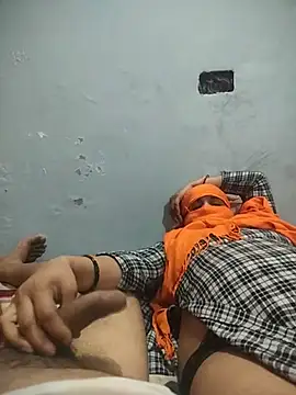 Snapshot of indian_couple4 chatting on 03/18/25, 04:04 indian couple4 online show from 03/18/25, 04:04