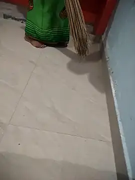 Snapshot of indian_couple4 chatting on 09/14/25, 12:10 indian couple4 online show from 09/14/25, 12:10