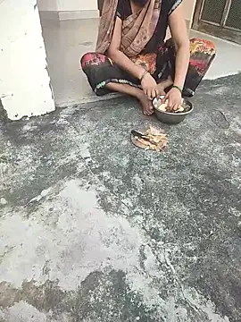 Snapshot of indian_couple4 chatting on 09/21/25, 01:07 indian couple4 online show from 09/21/25, 01:07