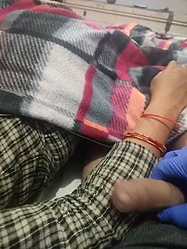 Snapshot of indian_couple4 chatting on 12/15/25, 05:06 indian couple4 online show from 12/15/25, 05:06