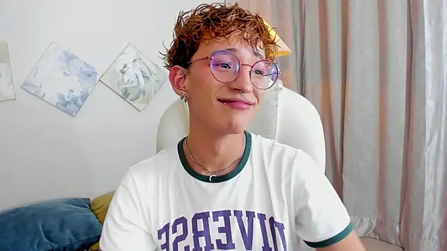 Snapshot of iiangel_ chatting on 02/04/26, 03:34 iiangel online show from 02/04/26, 03:34