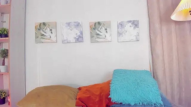 Snapshot of iiangel_ chatting on 02/15/26, 07:51 iiangel online show from 02/15/26, 07:51