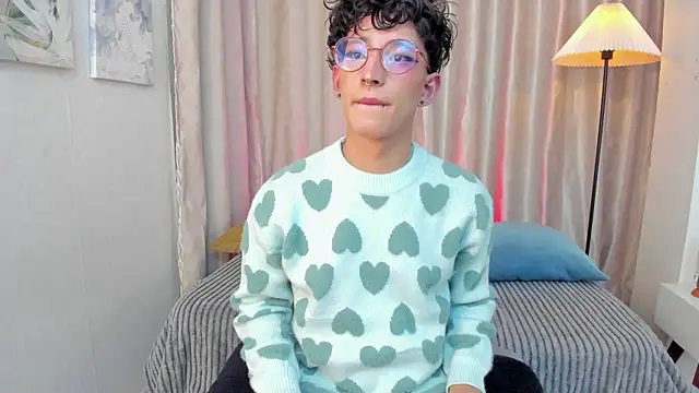 Snapshot of iiangel_ chatting on 02/17/26, 03:36 iiangel online show from 02/17/26, 03:36