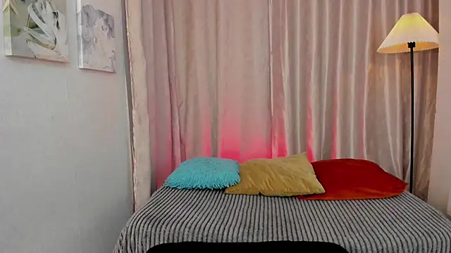 Snapshot of iiangel_ chatting on 02/18/26, 03:57 iiangel online show from 02/18/26, 03:57