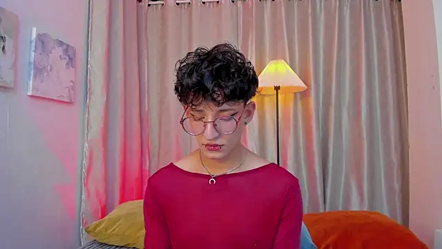 Snapshot of iiangel_ chatting on 02/21/26, 03:29 iiangel online show from 02/21/26, 03:29