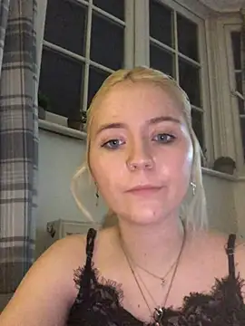 Snapshot of Blondie_Sofia_Essexbabe chatting on 03/13/25, 12:48 Blondie Sofia Essexbabe online show from 03/13/25, 12:48