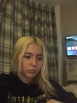 Snapshot of Blondie_Sofia_Essexbabe chatting on 03/17/25, 11:54 Blondie Sofia Essexbabe online show from 03/17/25, 11:54