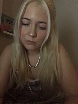 Snapshot of Blondie_Sofia_Essexbabe chatting on 10/05/25, 10:51 Blondie Sofia Essexbabe online show from 10/05/25, 10:51