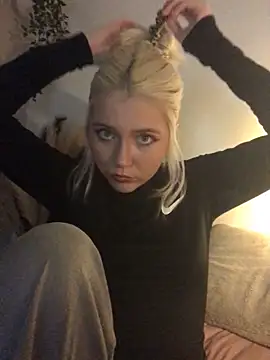 Snapshot of Blondie_Sofia_Essexbabe chatting on 10/12/25, 10:31 Blondie Sofia Essexbabe online show from 10/12/25, 10:31