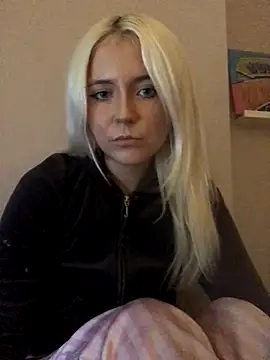 Snapshot of Blondie_Sofia_Essexbabe chatting on 10/15/25, 09:26 Blondie Sofia Essexbabe online show from 10/15/25, 09:26