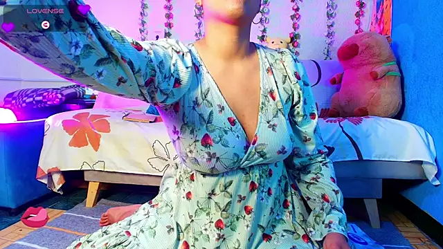 Vicky Miller 05 online show from 04/14/26, 07:31