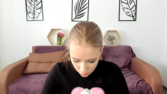 AnnNorriss online show from 03/21/25, 02:18