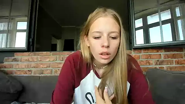 AnnNorriss online show from 09/21/25, 06:04