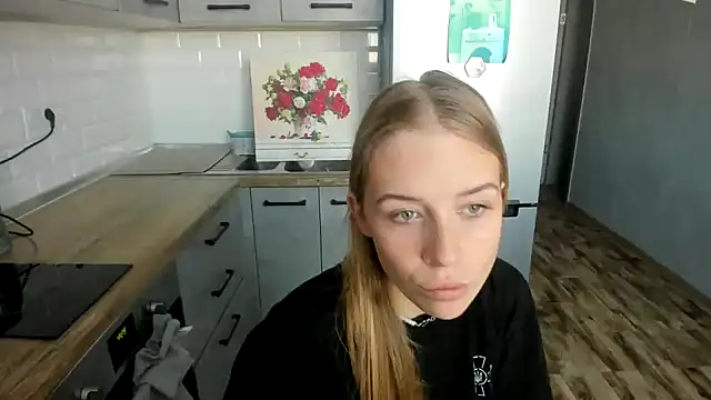 AnnNorriss online show from 10/21/25, 01:12