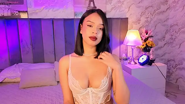LiaHilton2 online show from 05/07/26, 03:45