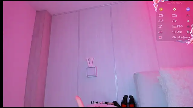 Snapshot of sasha_riverss chatting on 10/18/25, 07:58 sasha riverss online show from 10/18/25, 07:58