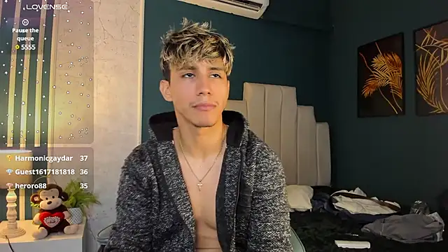 Allex Cano online show from 03/17/25, 05:49