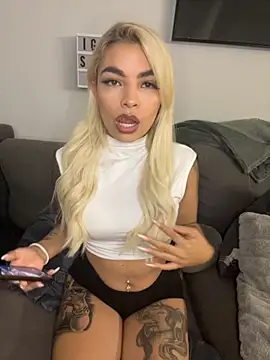 Snapshot of Natixrtt chatting on 09/18/25, 10:12 Natixrtt online show from 09/18/25, 10:12