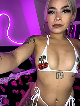 Snapshot of Natixrtt chatting on 10/03/25, 08:06 Natixrtt online show from 10/03/25, 08:06