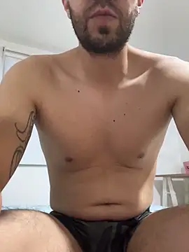 Snapshot of BastianVega chatting on 02/18/25, 04:15 BastianVega online show from 02/18/25, 04:15