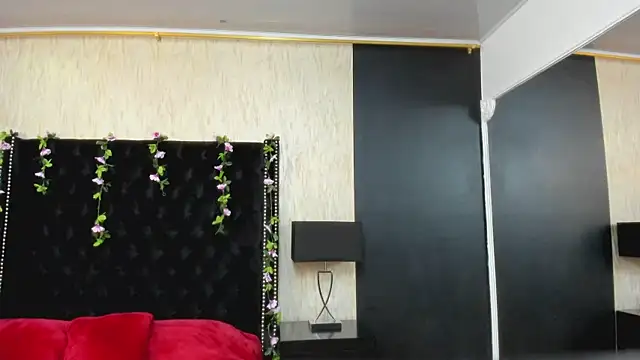 NahomyCarther online show from 11/24/25, 04:01