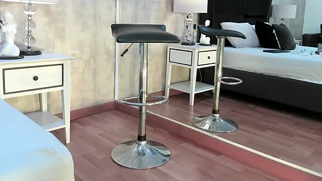 NahomyCarther online show from 01/18/26, 04:27